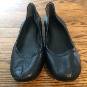 Vera Wang Ballet Flats